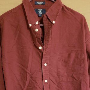 Hunt Club, Size Large, Maroon button-down shirt is in great condition.